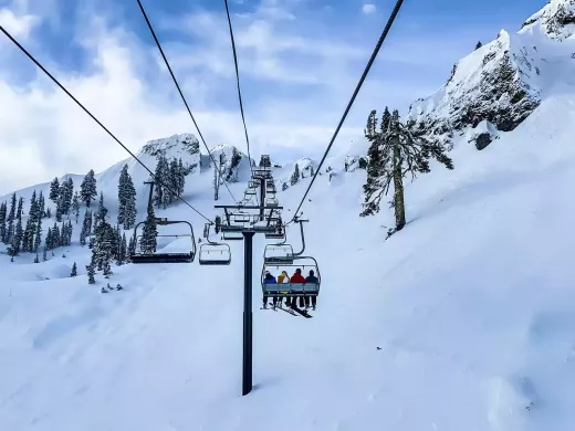 10 Breathtaking Downhill Skiing Locations Around the World